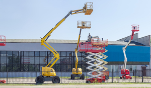 Corso di Formazione per ADDETTO ALL’USO DI CARRELLI INDUSTRIALI, SEMOVENTI A BRACCIO TELESCOPICO E CARRELLI SOLLEVATORI ELEVATORI SEMOVENTI TELESCOPICI ROTATIVI